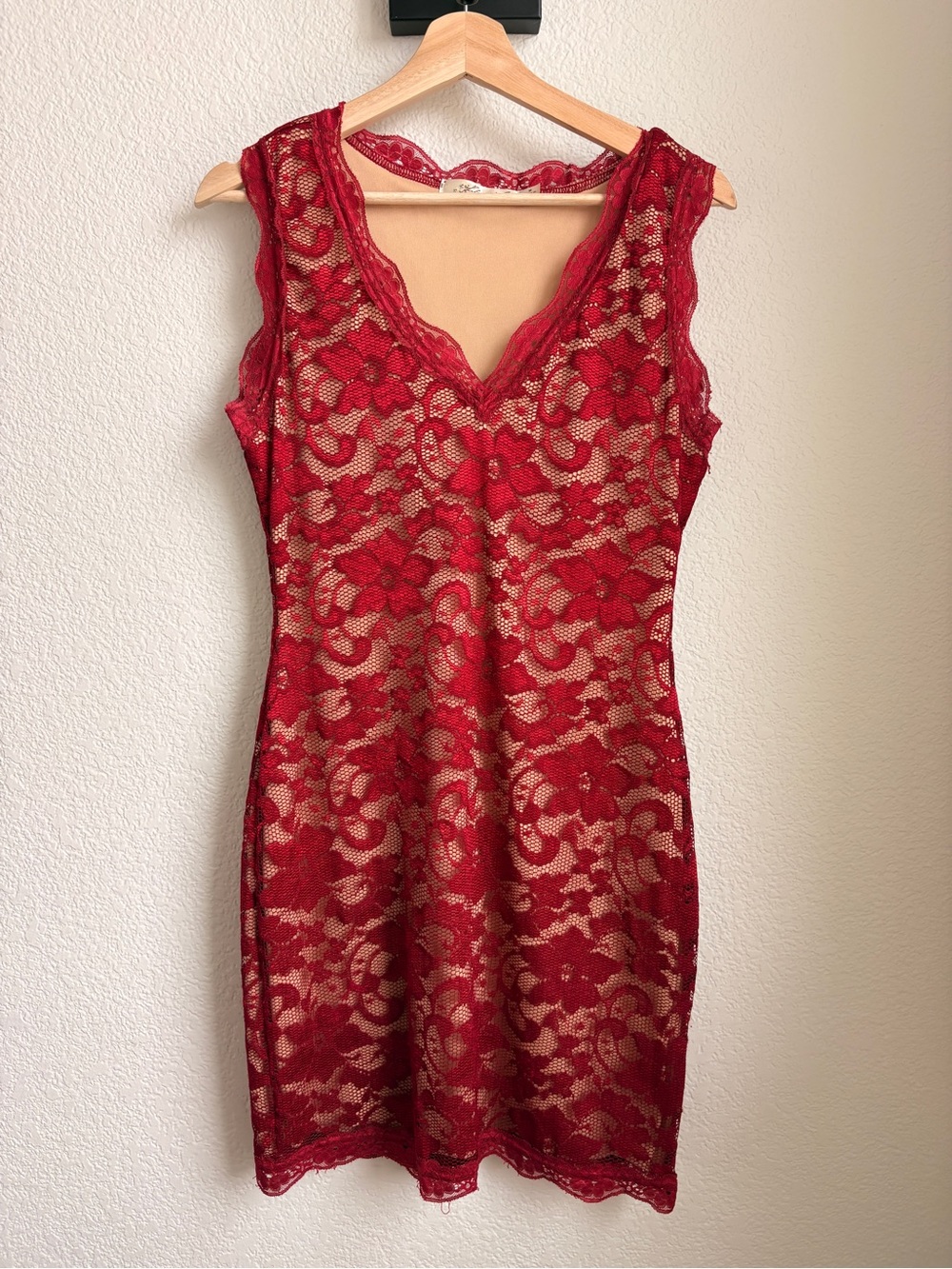 Red Lace Sleeveless V-Neck Dress
